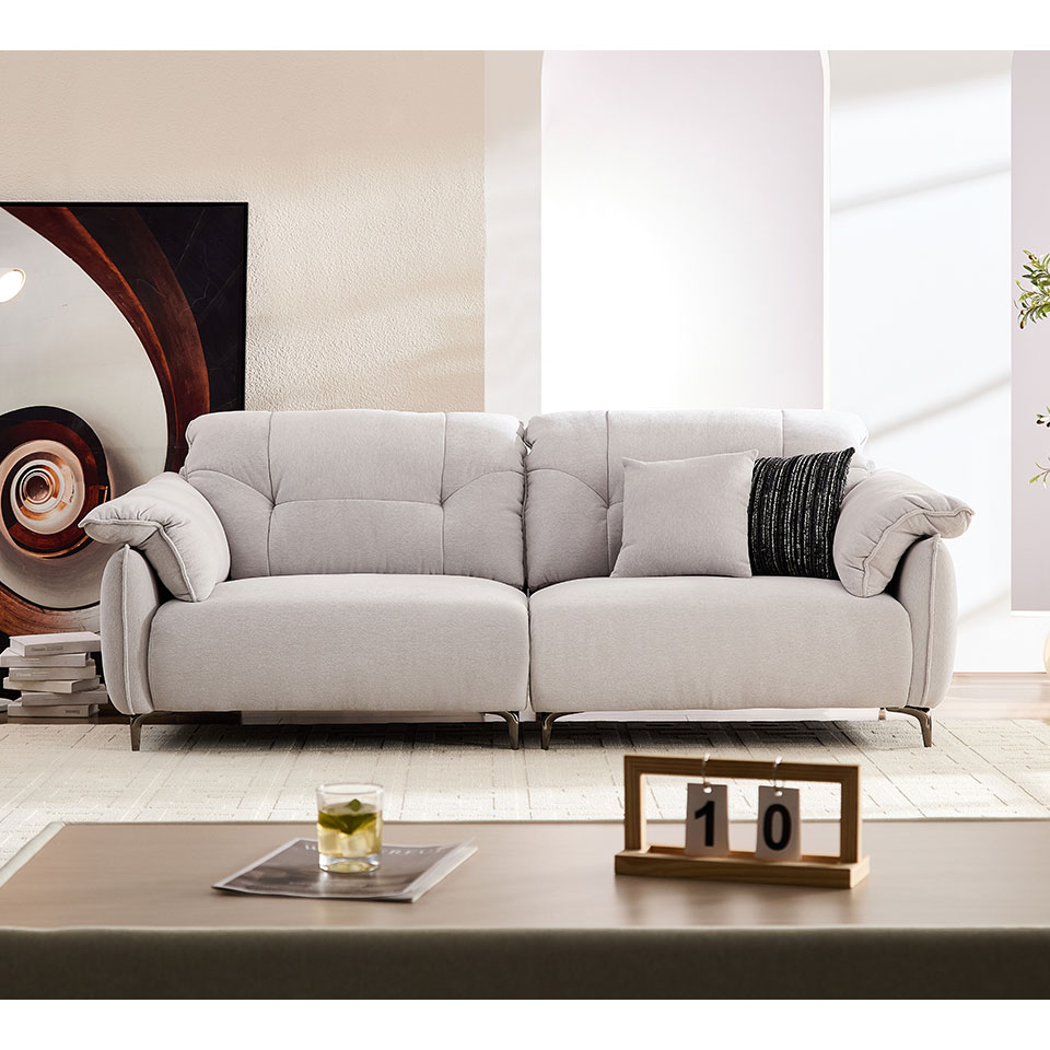 以雪尼爾紗線織成，柔軟蓬鬆，紋理自然有層次