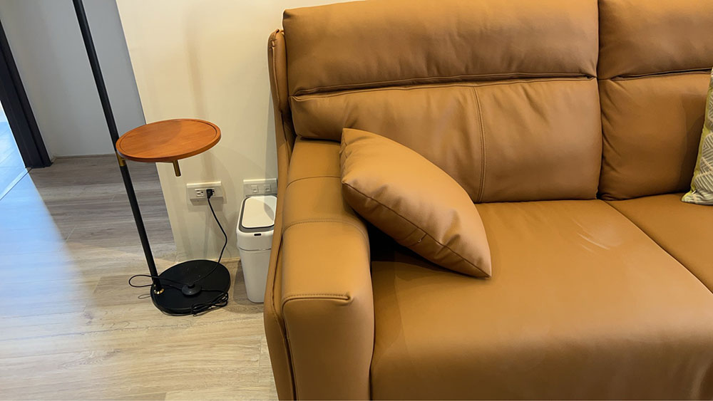 YKS 艾瑞爾三人座真皮沙發｜彰化員林江小姐客人開箱近拍沙發左側｜擇木深耕系列