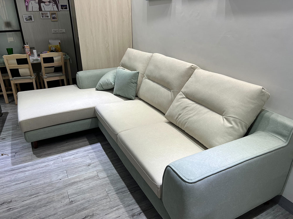 YKS奧斯頓L型貓抓布沙發∣台南客人開箱實拍-1 YKS 奧斯頓L型貓抓布沙發|台南客人實拍沙發右側面|擇木深耕系列熱銷款