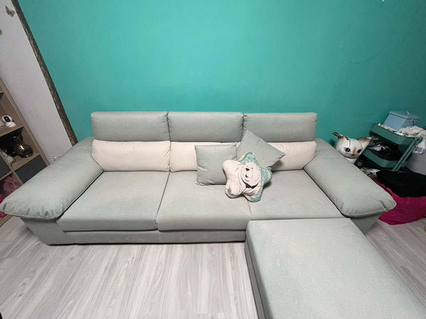 YKS 多麗絲L型貓抓布沙發｜新竹竹北客人開箱實拍沙發正面｜擇木深耕系列熱銷款