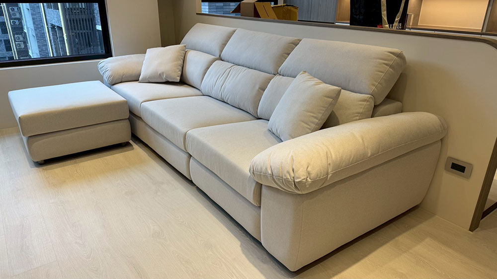 YKS 多麗絲L型涼感布沙發｜新竹竹北客人開箱實拍沙發側面｜擇木深耕系列熱銷款