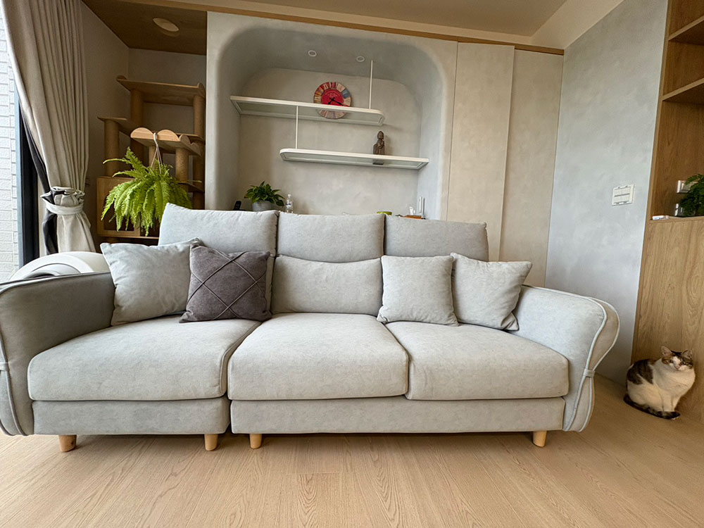 YKS 艾蜜麗 L 型貓抓布沙發｜新竹翁小姐開箱實拍沙發與貓咪｜擇木深耕系列熱銷款