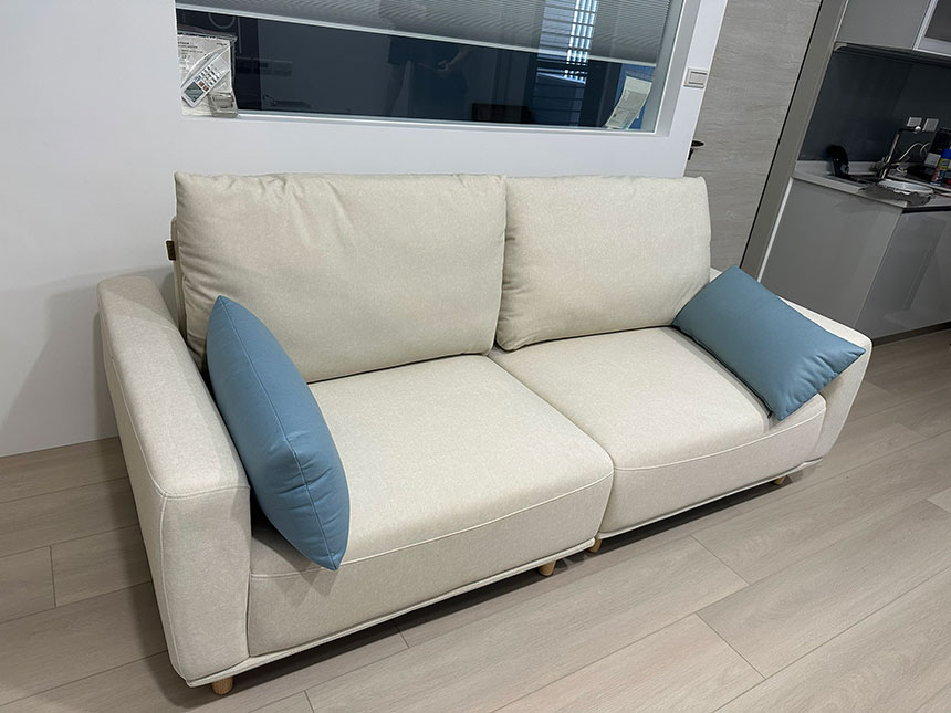 沙發開箱-喬治亞貓抓布三人沙發