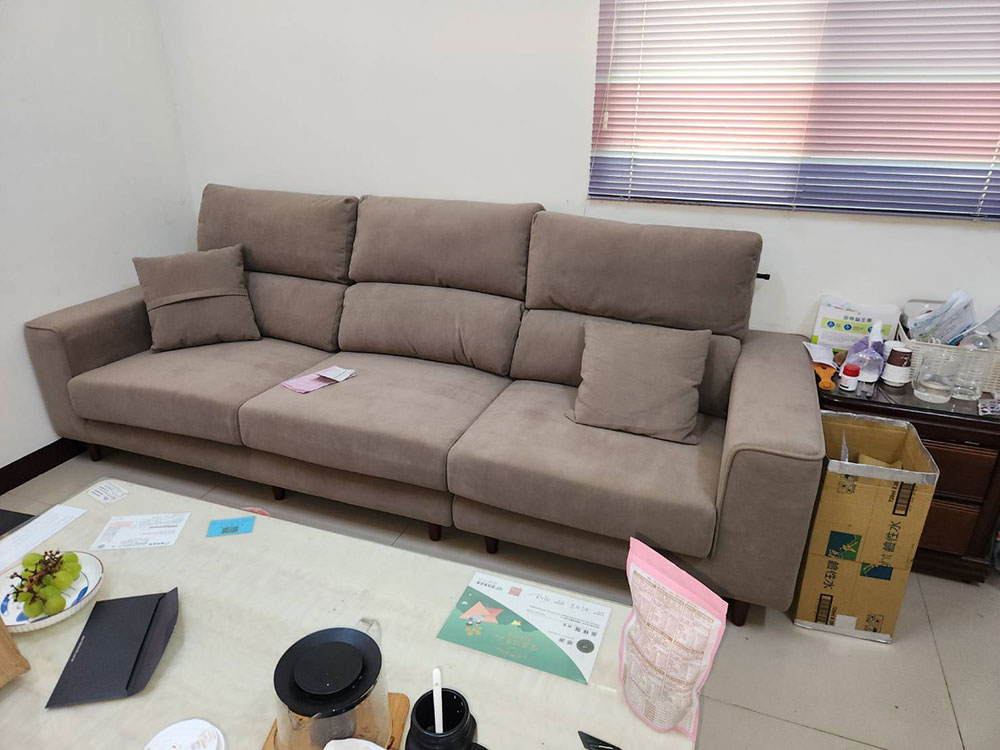 弗洛拉一字型貓抓布沙發｜彰化大城吳先生客廳實拍｜YKS沙發