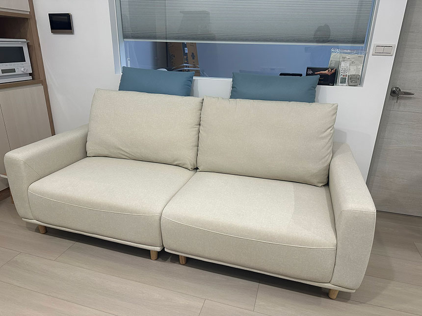 YKS 喬治亞三人貓抓布沙發｜高雄洪小姐實拍沙發主體右側面｜擇木深耕系列熱銷款