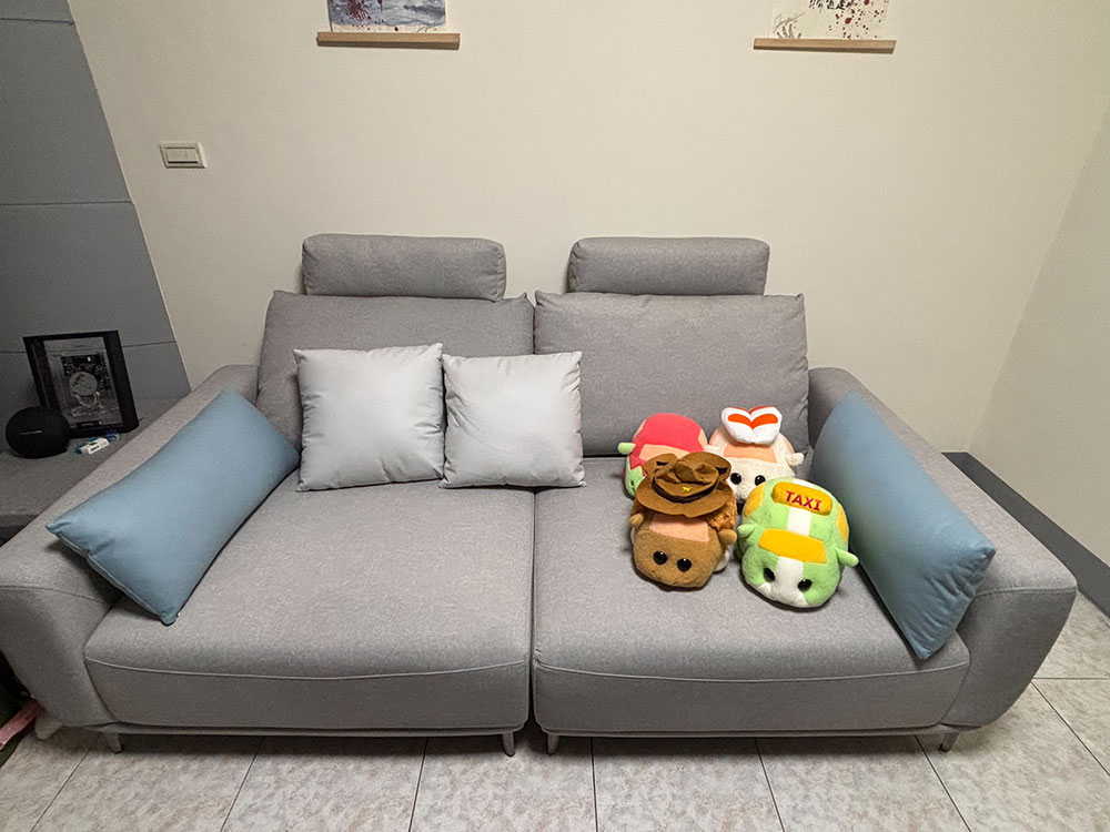 YKS 喬治亞三人座貓抓布沙發｜高雄鳳山實拍沙發正面｜擇木深耕系列熱銷款