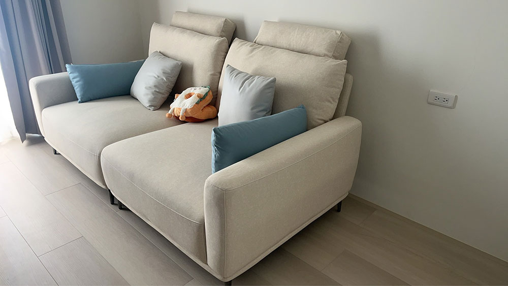 YKS 喬治亞三人座貓抓布沙發｜嘉義民雄實拍沙發側面｜擇木深耕系列熱銷款