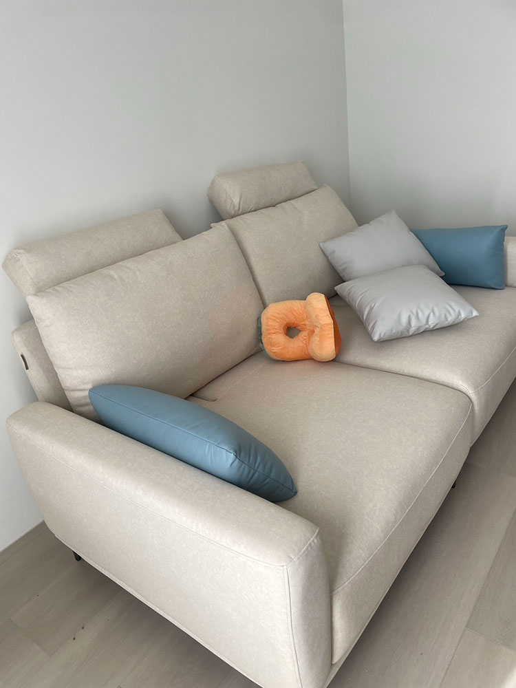 YKS 喬治亞三人座貓抓布沙發｜台南客人實拍沙發側面｜擇木深耕系列熱銷款