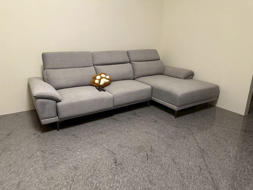 YKS 曼德爾L型貓抓布沙發｜彰化鄭小姐客人開箱實拍左側｜擇木深耕系列