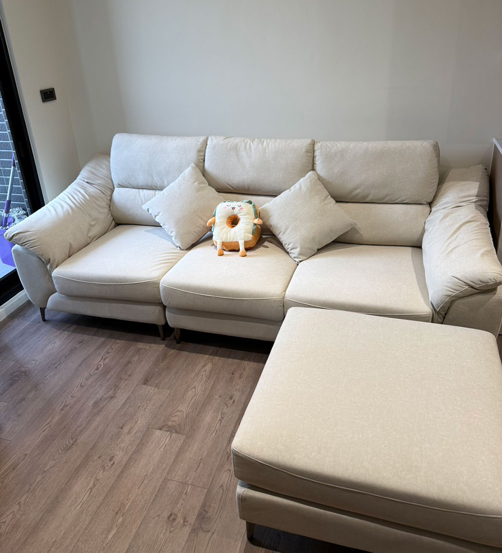 YKS 雷克雅貓抓布模組沙發｜高雄門市客人實住開箱｜室內黃光沙發正面