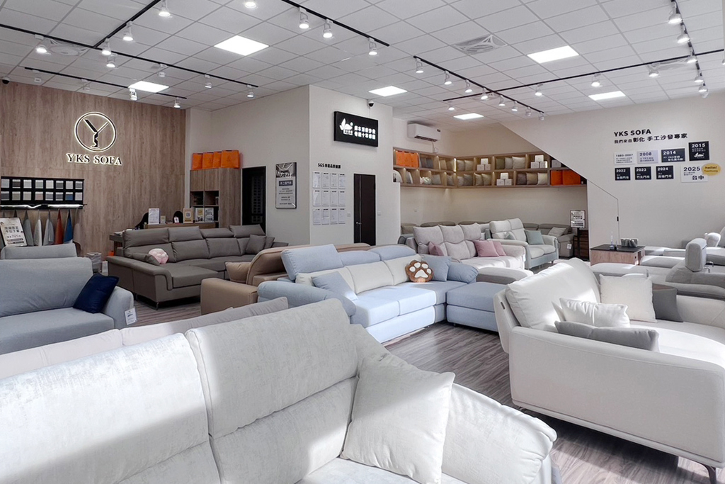 YKS以OMO線上線下整合模式打造無縫選物體驗，圖為台中門市展示空間。