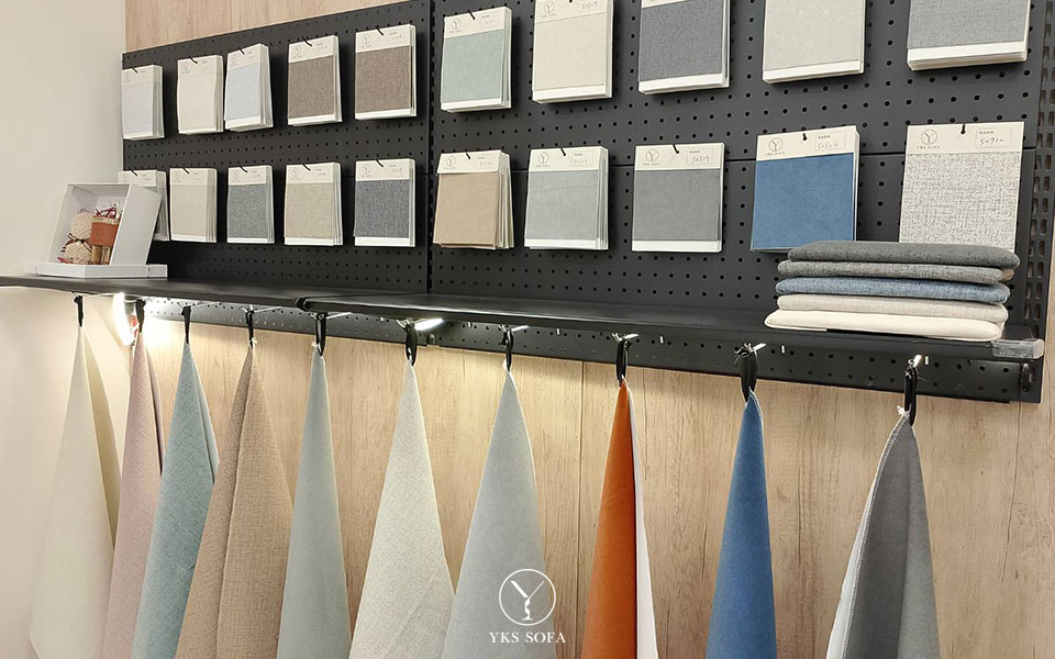 台中沙發材質比較｜涼感布與貓抓布坐感與觸感差異