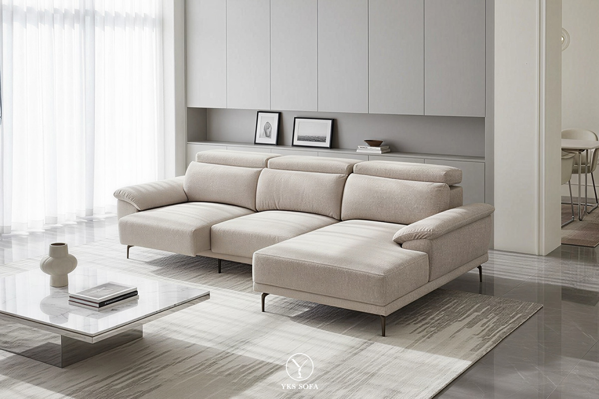 滑軌坐墊設計可自由調整座深，滿足坐與躺的多元需求。