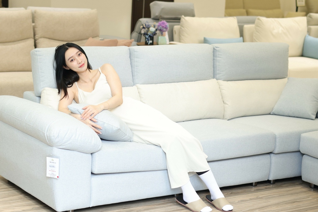 YKS擇木深耕涼感布沙發，部落客體驗心得